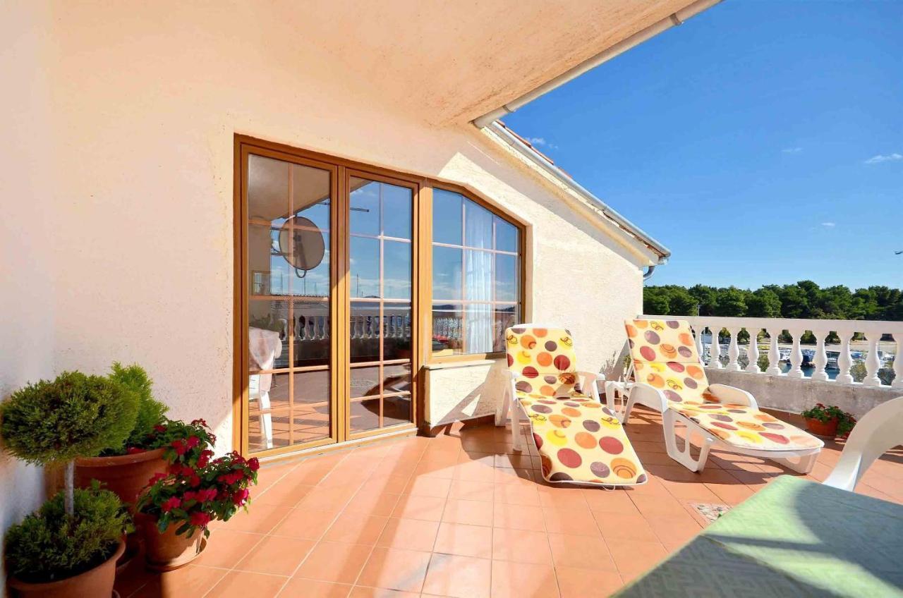 Apartment And Rooms Artina Vodice Buitenkant foto