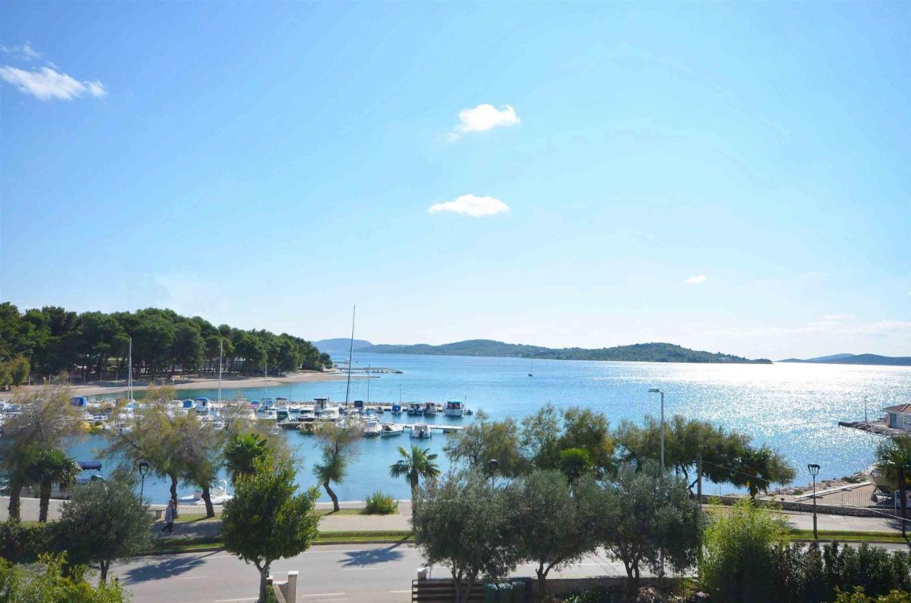 Apartment And Rooms Artina Vodice Buitenkant foto