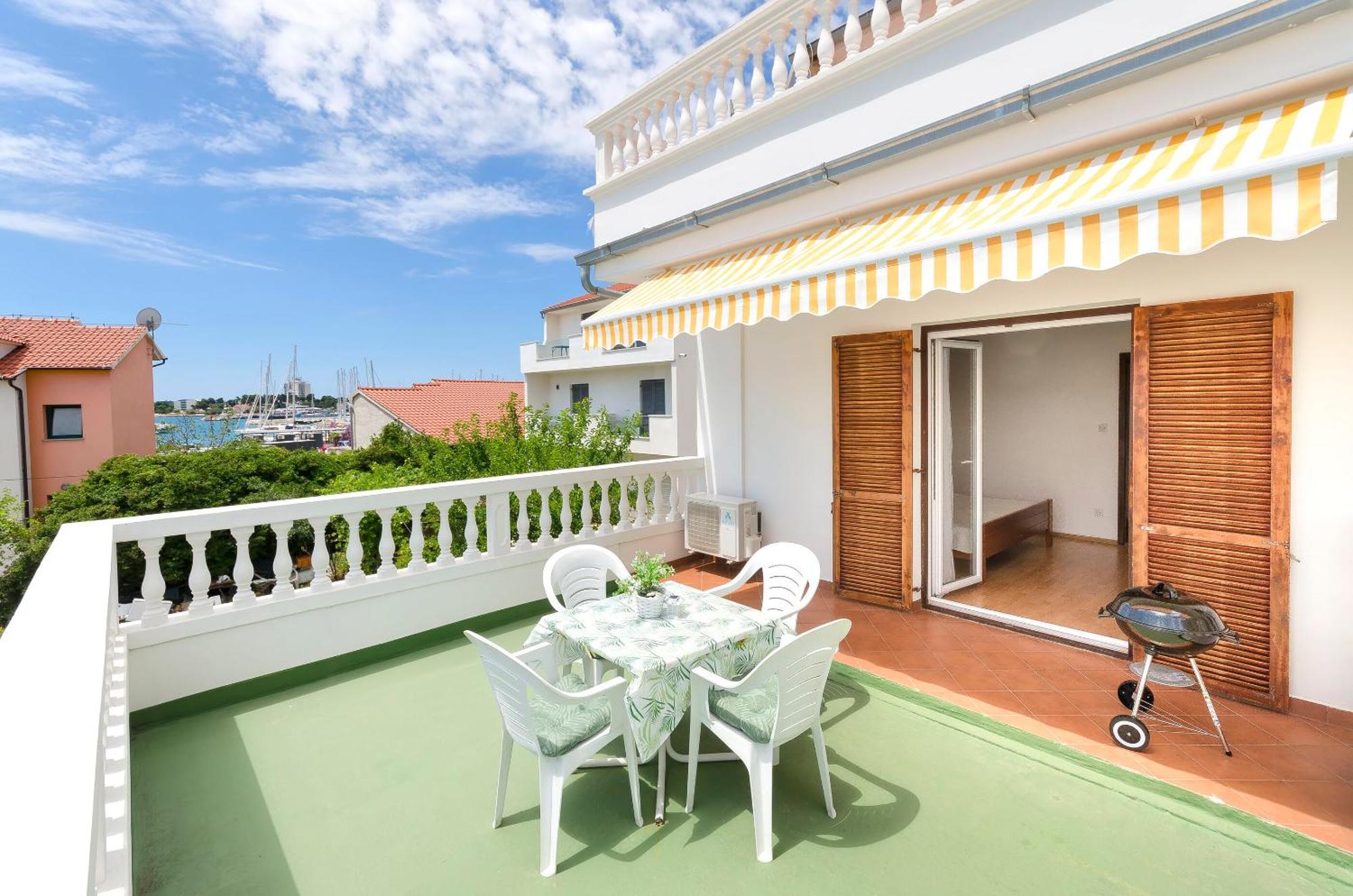 Apartment And Rooms Artina Vodice Buitenkant foto