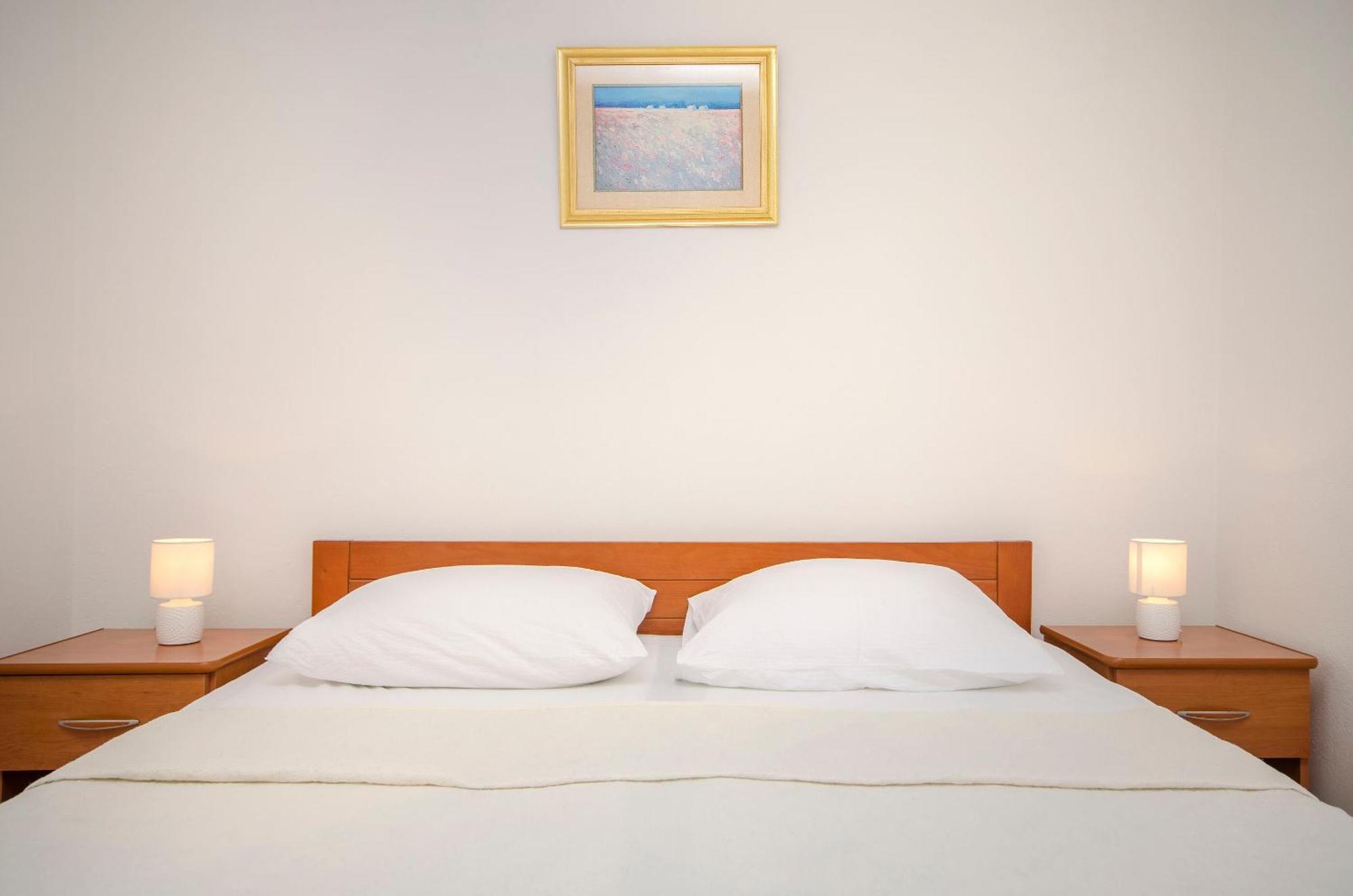 Apartment And Rooms Artina Vodice Buitenkant foto
