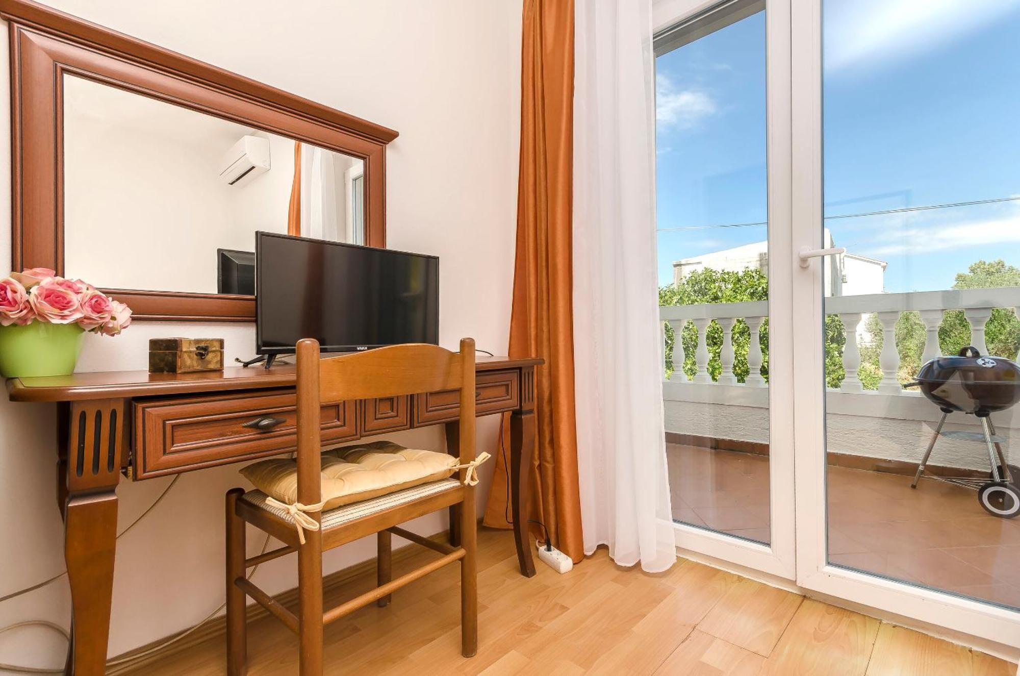 Apartment And Rooms Artina Vodice Buitenkant foto