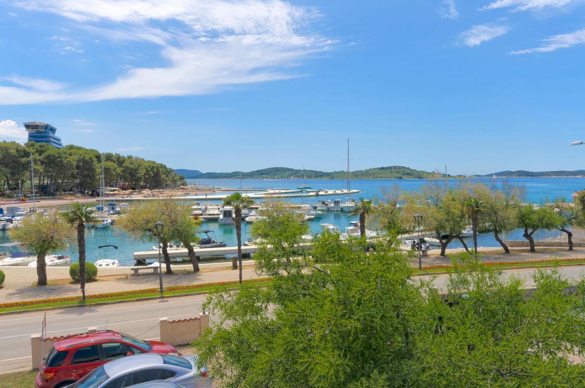 Apartment And Rooms Artina Vodice Buitenkant foto