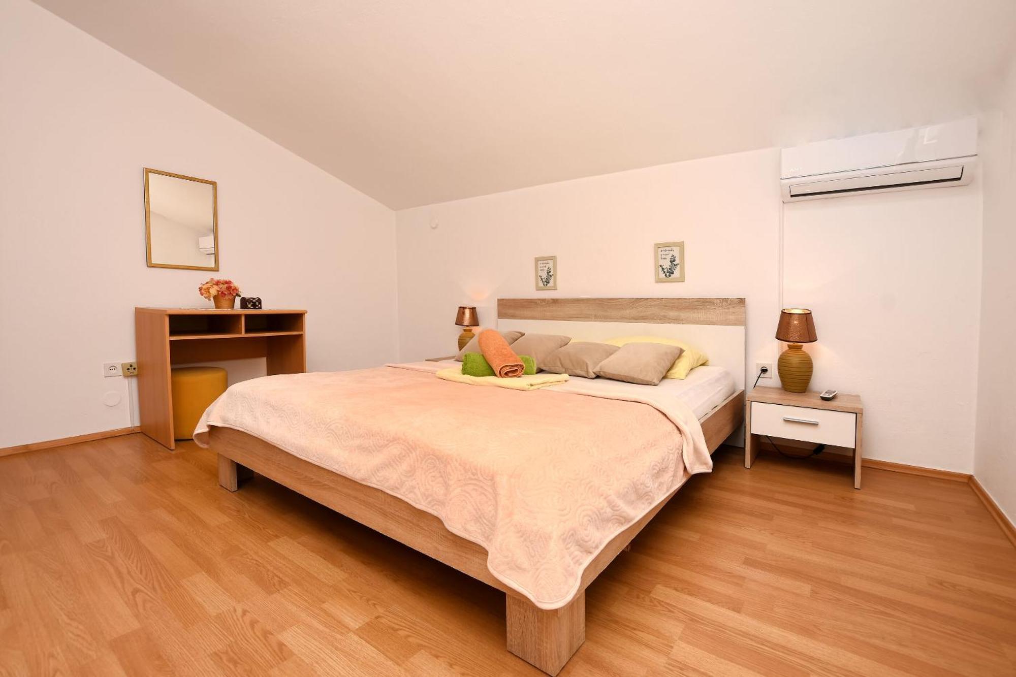 Apartment And Rooms Artina Vodice Buitenkant foto