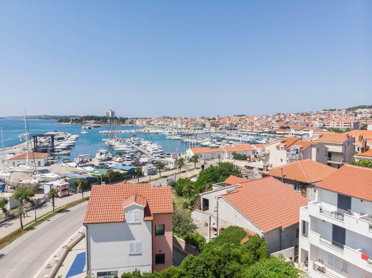 Apartment And Rooms Artina Vodice Buitenkant foto
