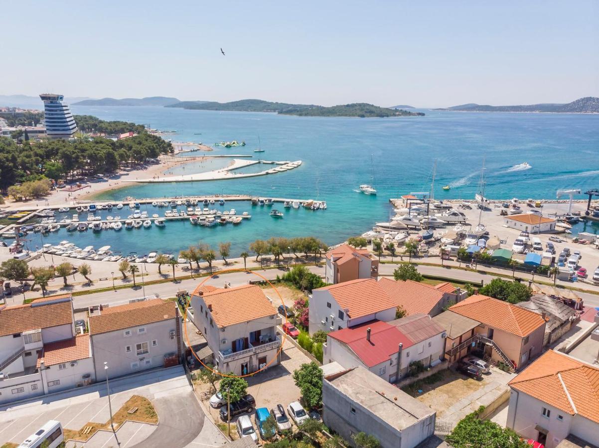 Apartment And Rooms Artina Vodice Buitenkant foto